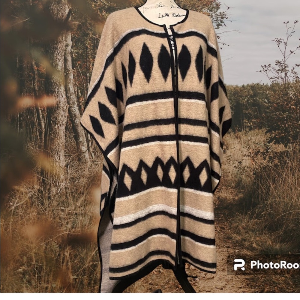 Lucky Brand Black and Tan Patterned Poncho
